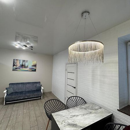 Lux Apartment & Центр,Жк Театральний Rivne Exteriör bild