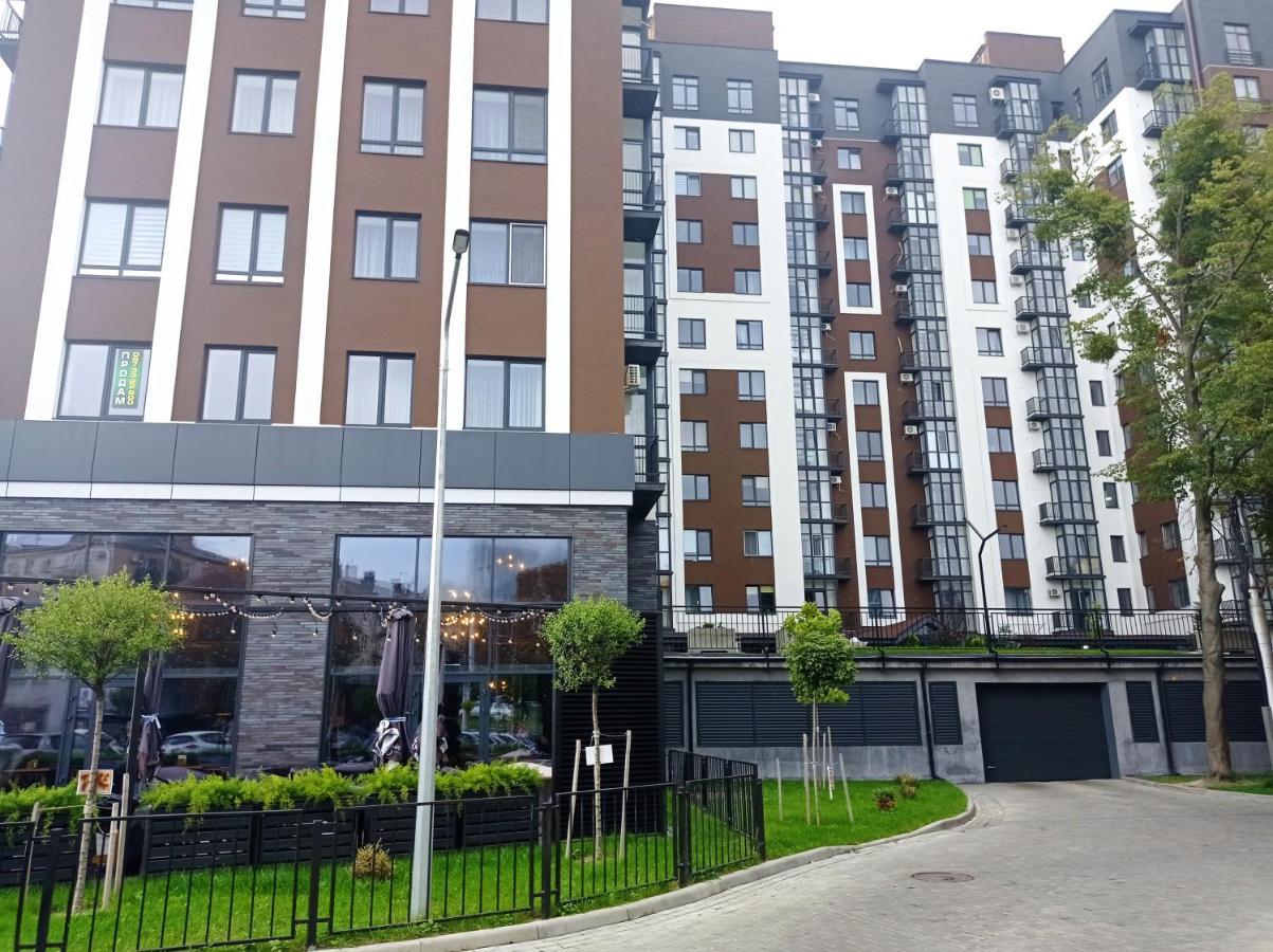 Lux Apartment & Центр,Жк Театральний Rivne Exteriör bild