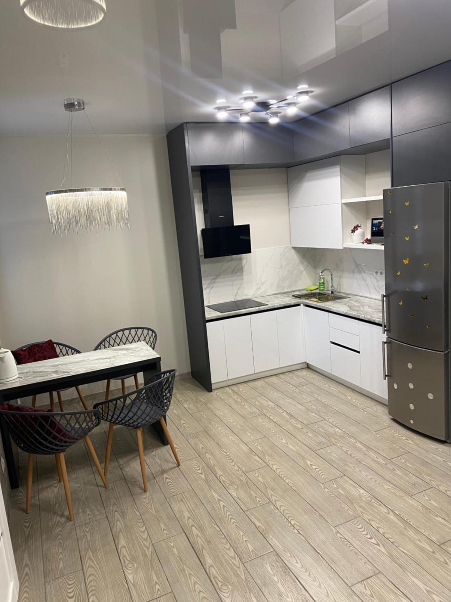 Lux Apartment & Центр,Жк Театральний Rivne Exteriör bild