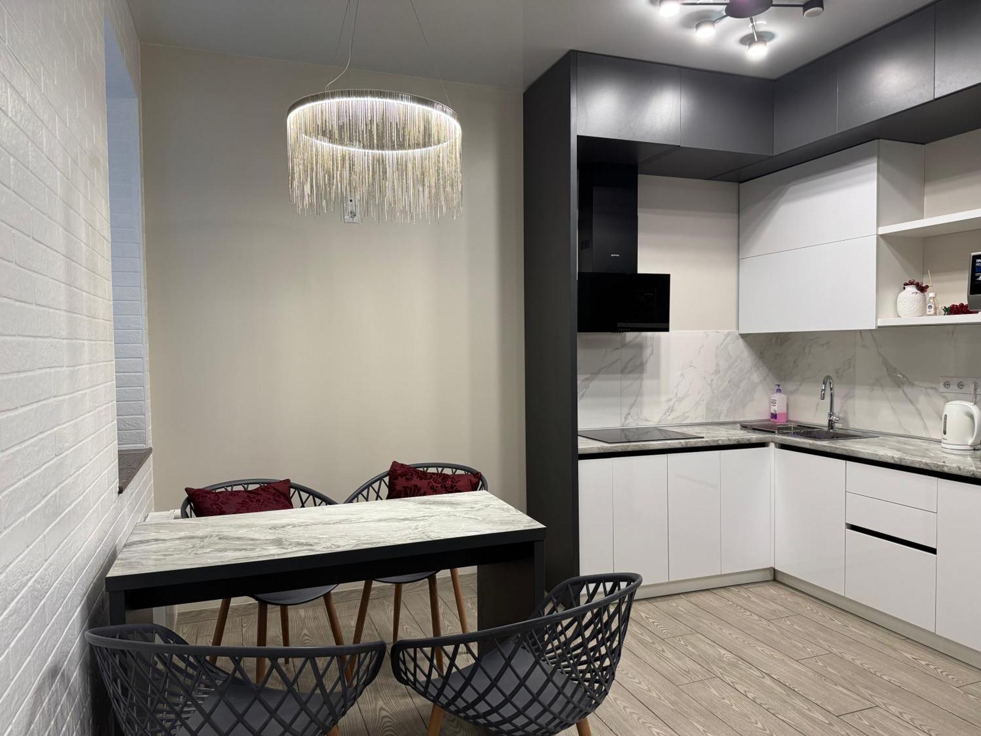 Lux Apartment & Центр,Жк Театральний Rivne Exteriör bild