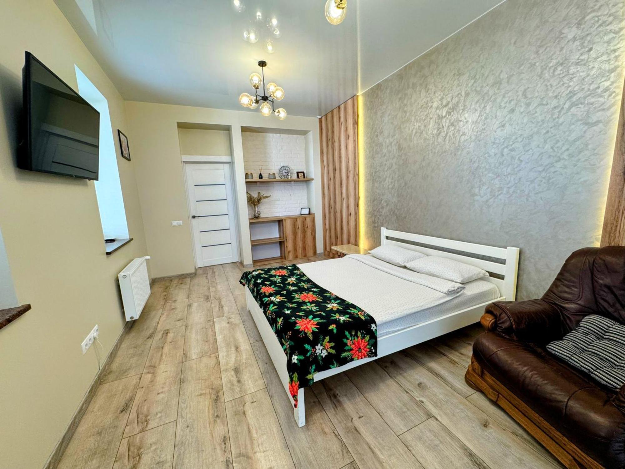 Lux Apartment & Центр,Жк Театральний Rivne Exteriör bild
